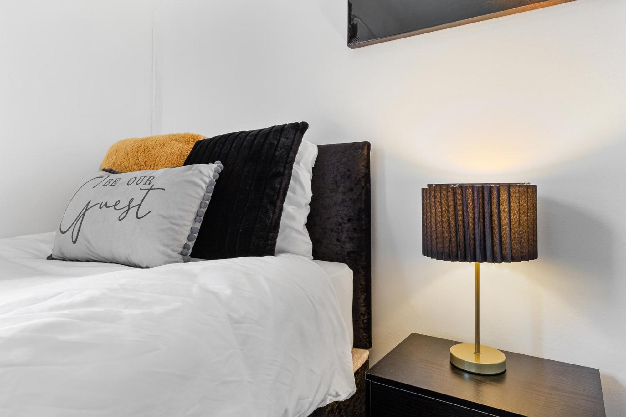 The Hogwarts Retreat - Cinema Room - Special May Offer - 25Th - 31St Watford  Exterior photo